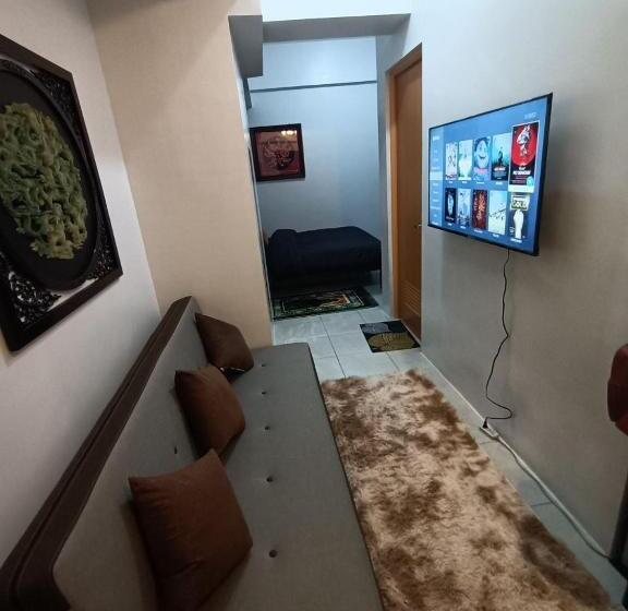 Hotel Six Floor Room 624, Ama Tower Residences