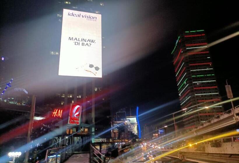 Hotel Six Floor Room 624, Ama Tower Residences