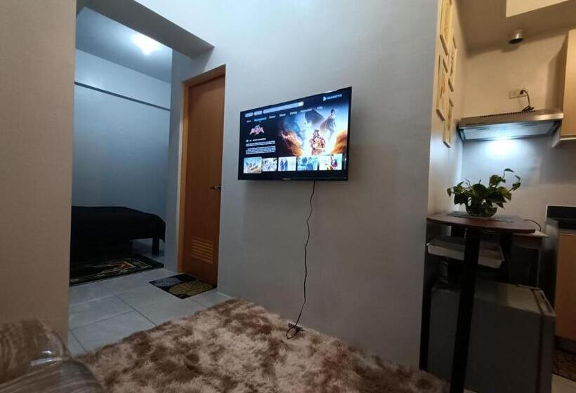 Hotel Six Floor Room 624, Ama Tower Residences