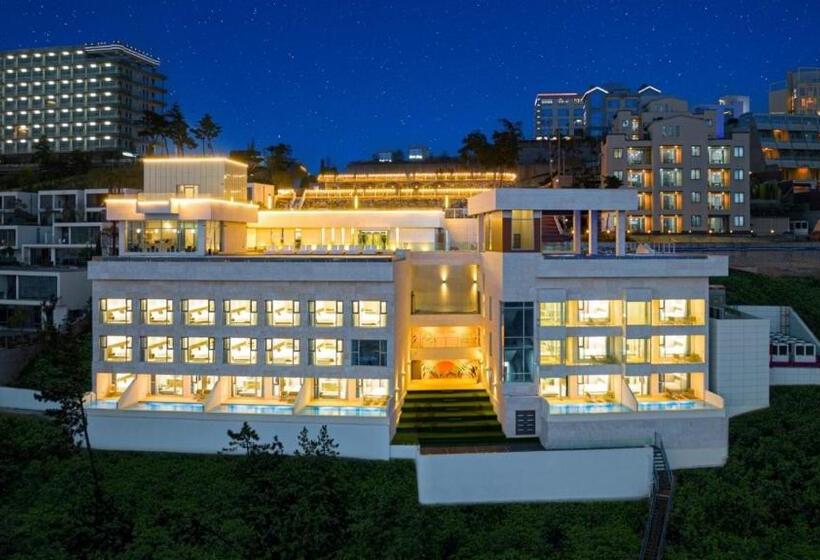 هتل Stone Island Pool Villa