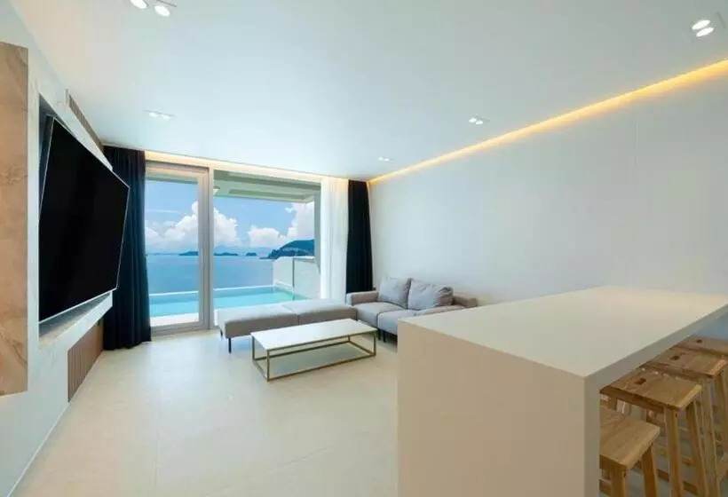 Hotelli Stone Island Pool Villa
