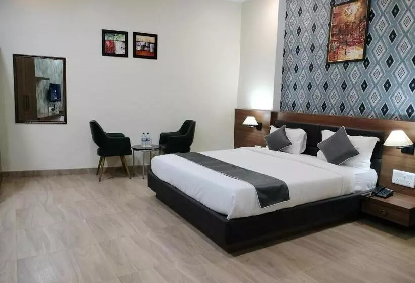 Hotelli Vinayak International