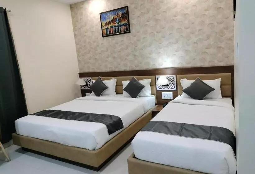 Hotelli Vinayak International