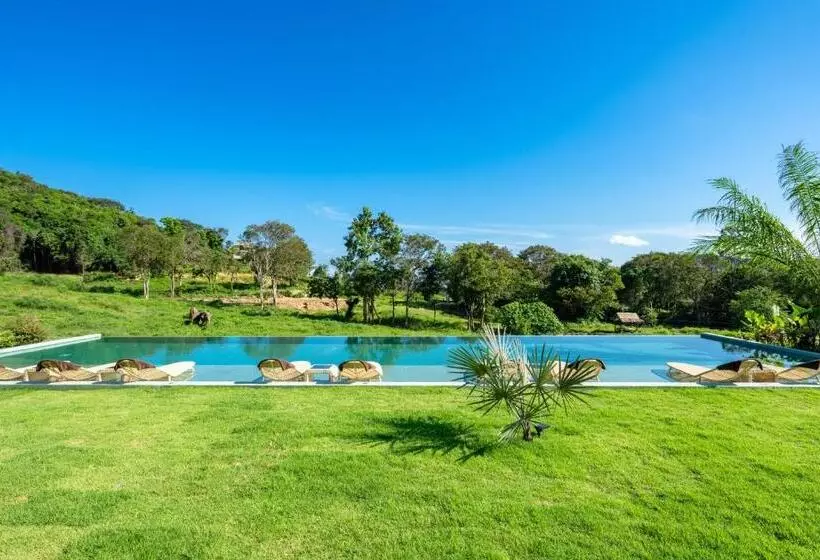 هتل Wild Cottages Elephant Sanctuary Resort