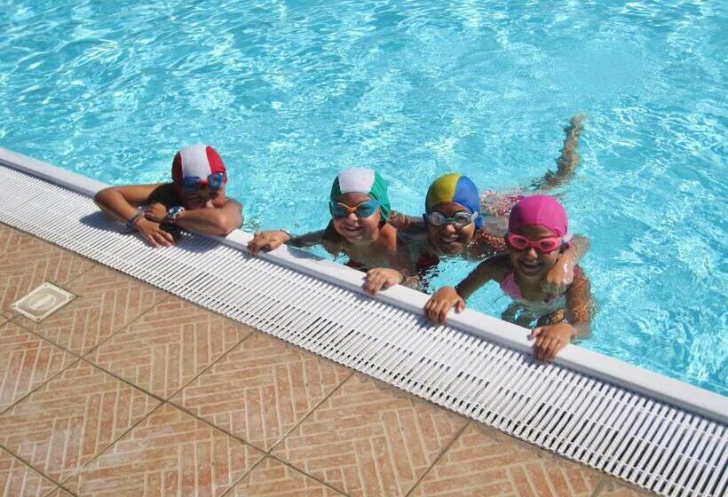 Isa Apartments 4 Beds, First Floor With Private Outdoor Area, In Residence With Swimming Pool