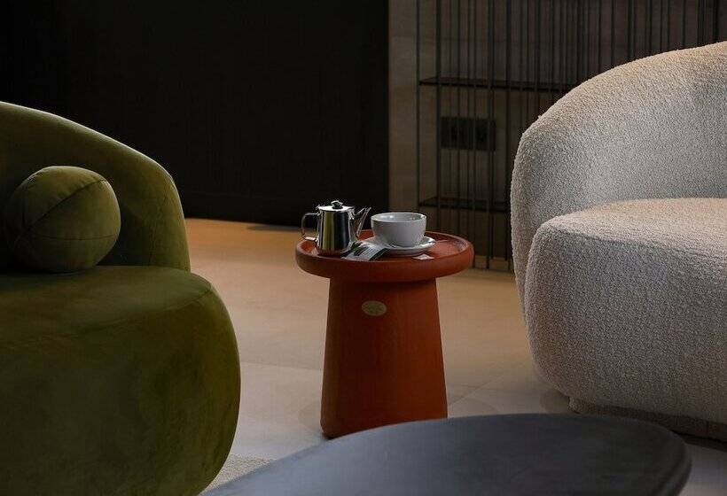 Nuvō Hotel Boutique