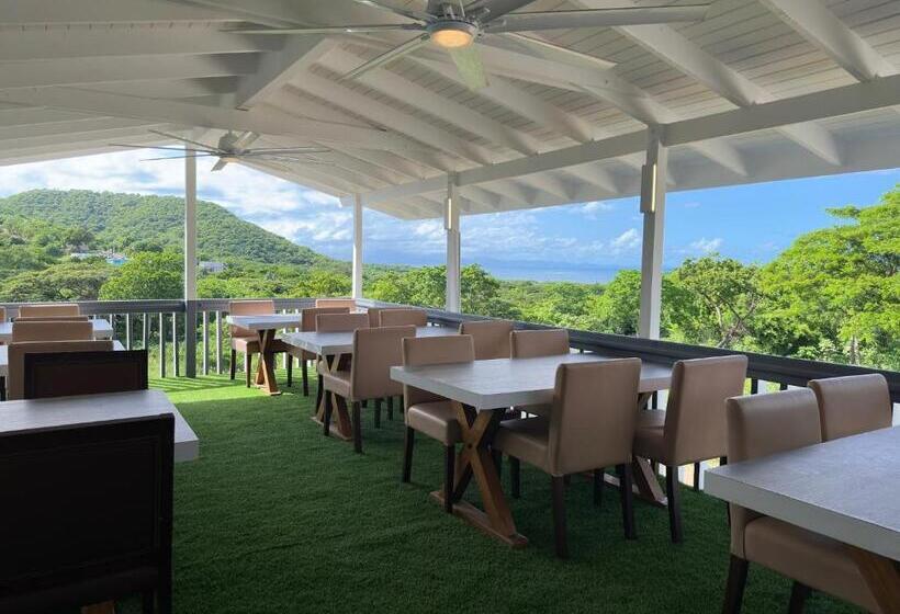 Old Crow Hotel And Suites