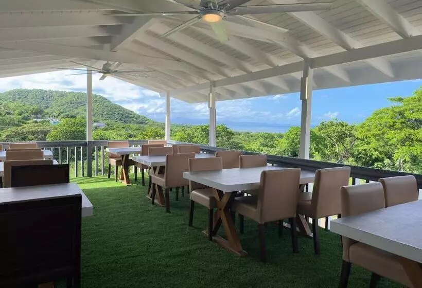 Old Crow Hotel And Suites