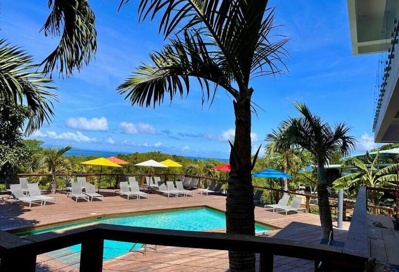 Old Crow Hotel And Suites