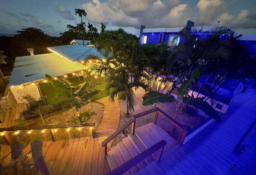 Old Crow Hotel And Suites