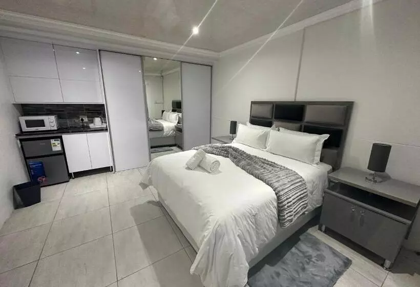 Majatalo 5 On Crossways