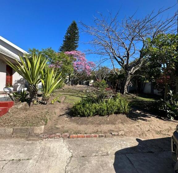 膳宿费 5 On Crossways