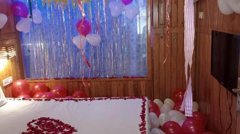 پانسیون Altaf S Motel