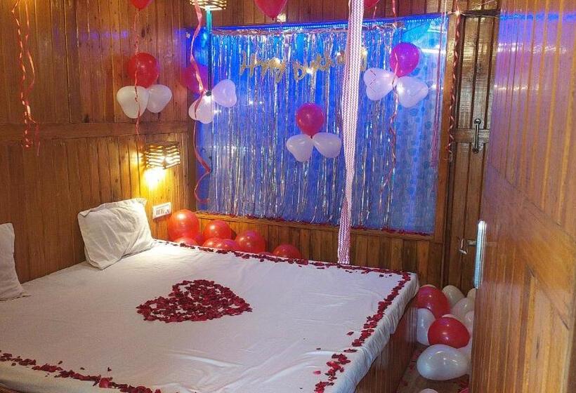 پانسیون Altaf S Motel