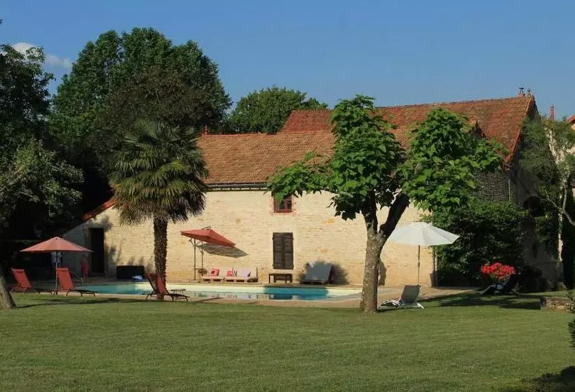 Majatalo Les Charmes