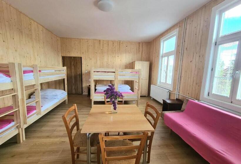 Schronisko Sšvp 1. Máj