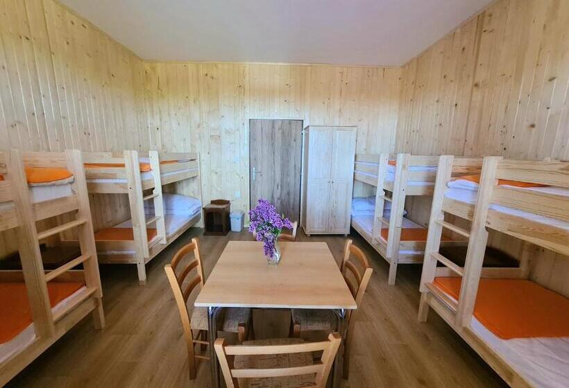 Schronisko Sšvp 1. Máj