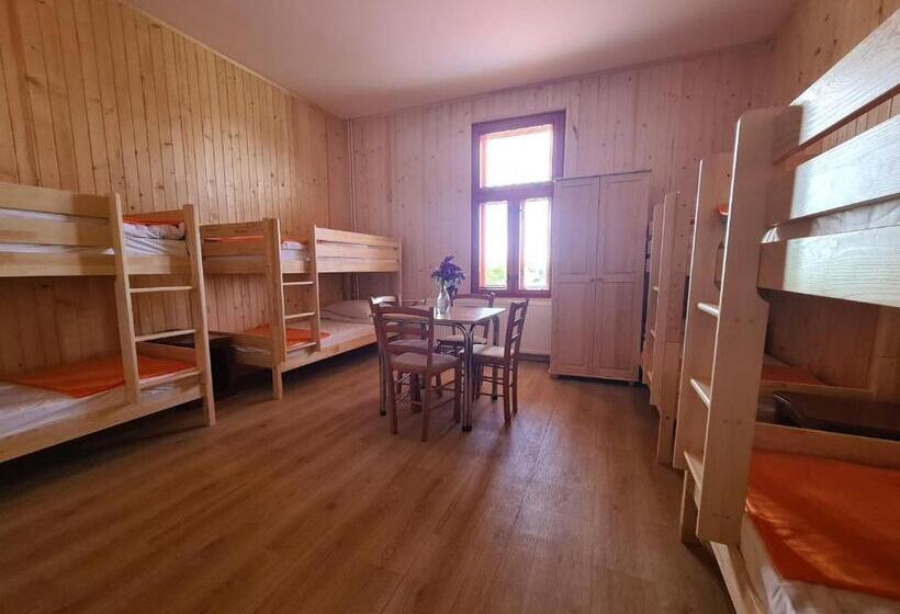 Schronisko Sšvp 1. Máj