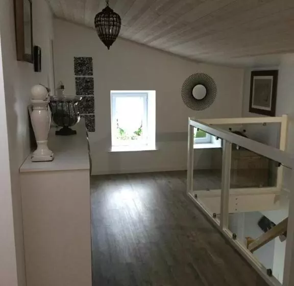 Aamiaismajoitus (B&B) Chez Isabelle Et Johann