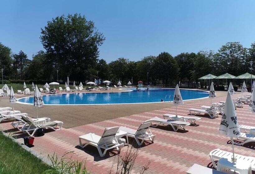 Complex Hotelier Felix Perla Marii