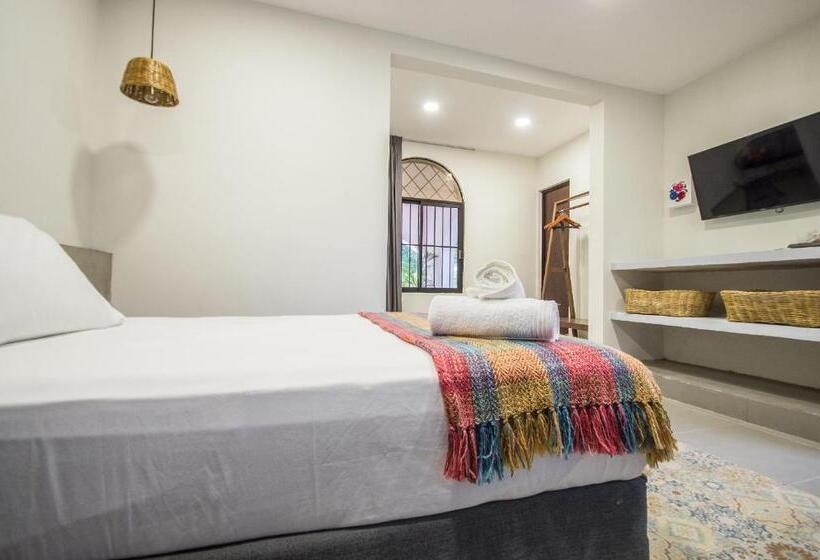 هتل Boutique Casa Xaan