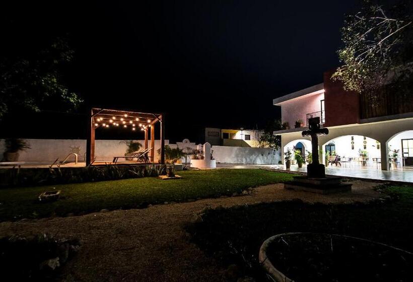 هتل Boutique Casa Xaan