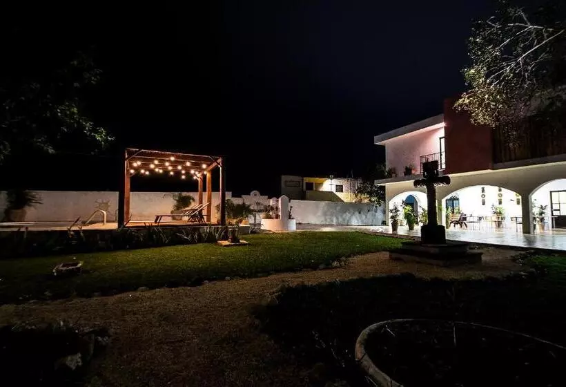 هتل Boutique Casa Xaan