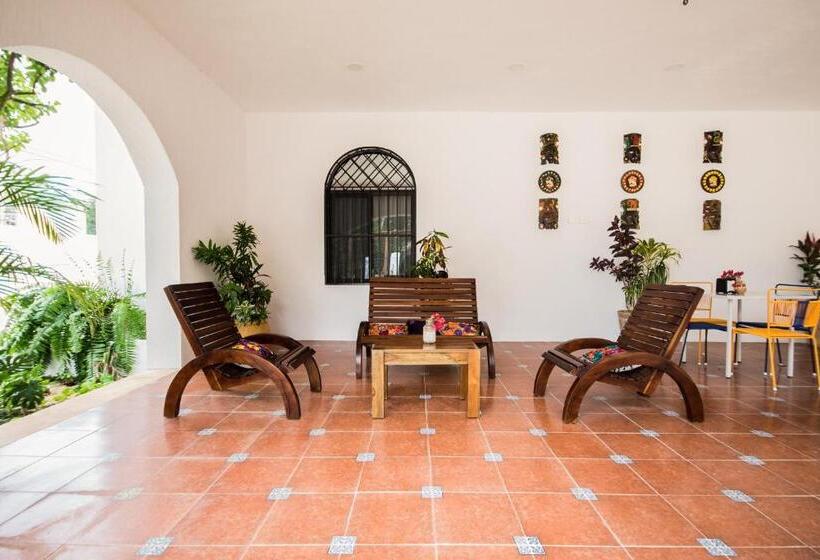 هتل Boutique Casa Xaan