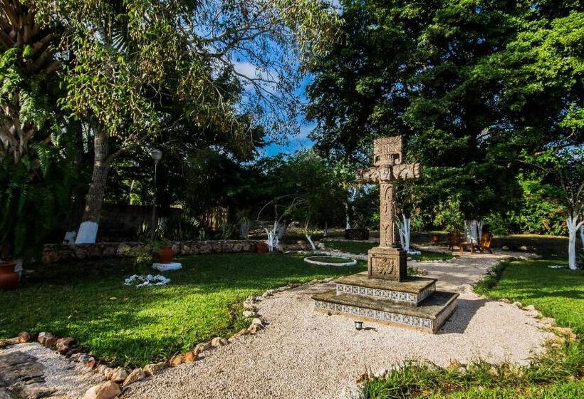 هتل Boutique Casa Xaan