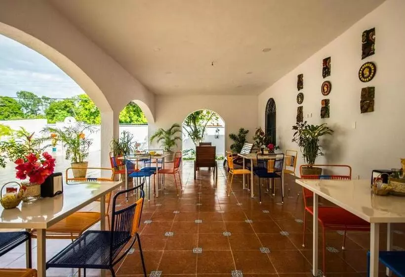 هتل Boutique Casa Xaan