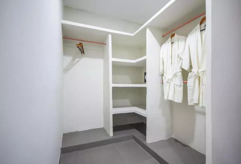 هتل Boutique Casa Xaan