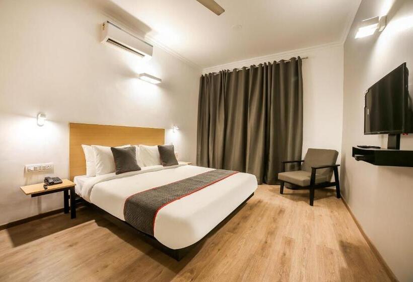 Hotel Oyo Townhouse 330 Dlf Phase 2 Near Leisure Valley Park