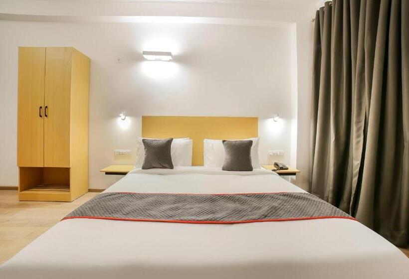 בית מלון כפרי Oyo Townhouse 330 Dlf Phase 2 Near Leisure Valley Park