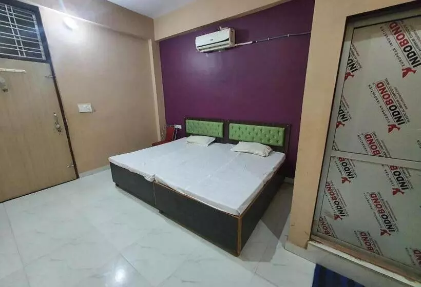 Hotelli Spot On Megha Paradise And Guest House