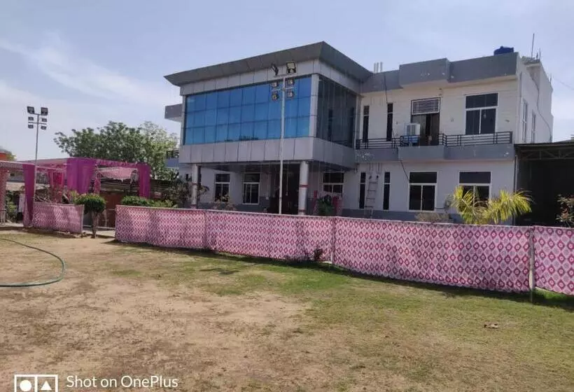 Hotelli Spot On Megha Paradise And Guest House