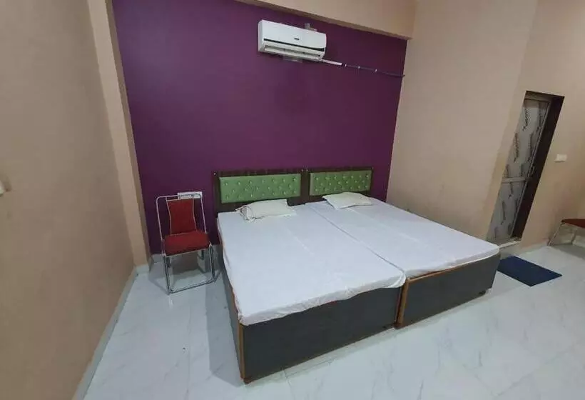 Hotelli Spot On Megha Paradise And Guest House