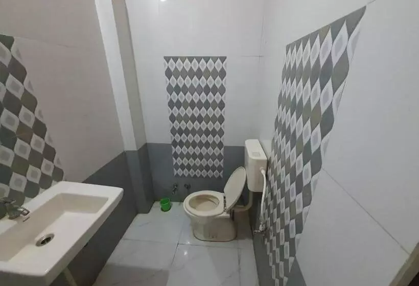 Hotelli Spot On Megha Paradise And Guest House