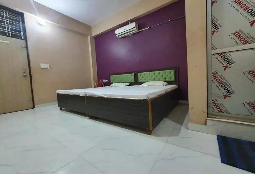 Hotelli Spot On Megha Paradise And Guest House