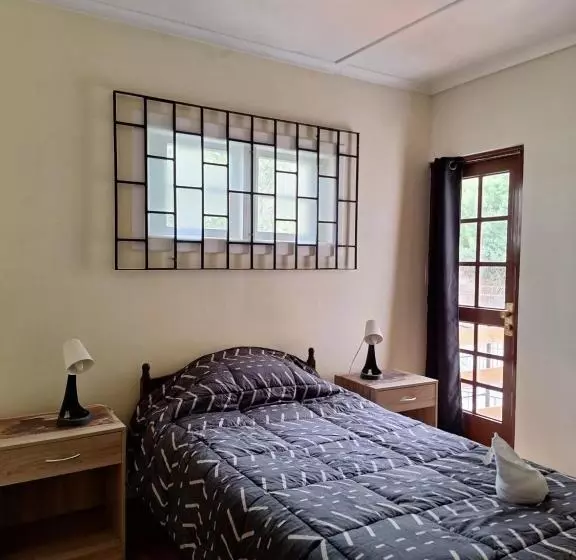 پانسیون Casa Avenida Alemania