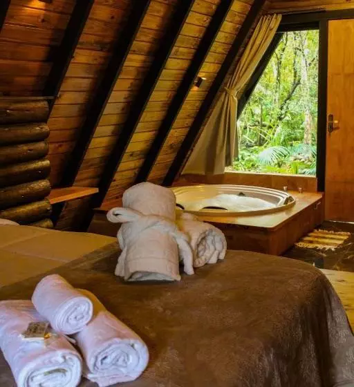 ペンション Chalé Suiço Com Hidromassagem E Café Da Manhã