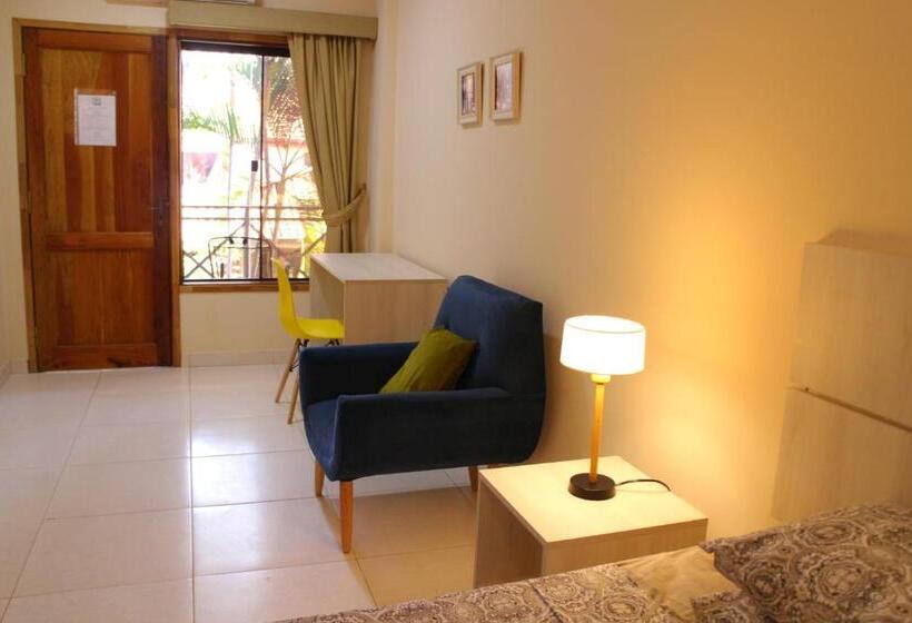 پانسیون De La Mora Hostal