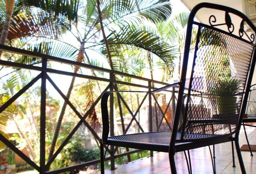 پانسیون De La Mora Hostal