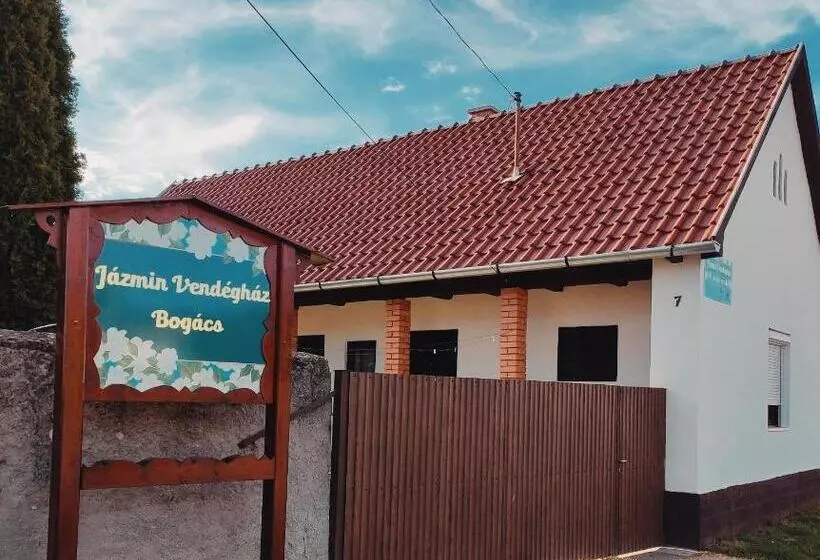ペンション Jázmin Vendégház Bogács