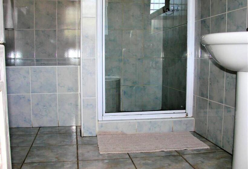 پانسیون Room In Bb Twin Room The Lions Amarachi Bed Breakfast