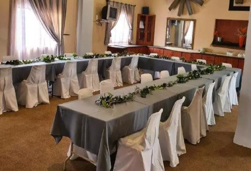 ペンション The Venue And Guestrooms On Site