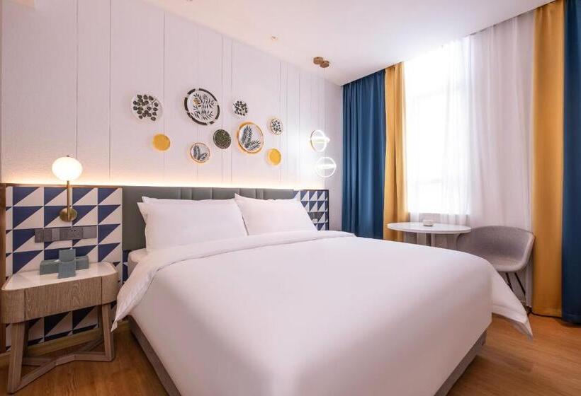 深圳机场地中海酒店