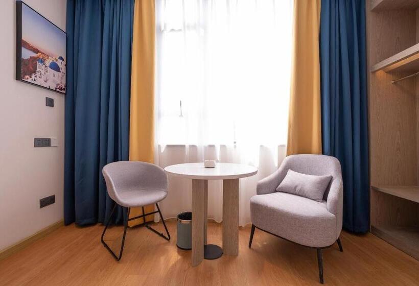 深圳机场地中海酒店