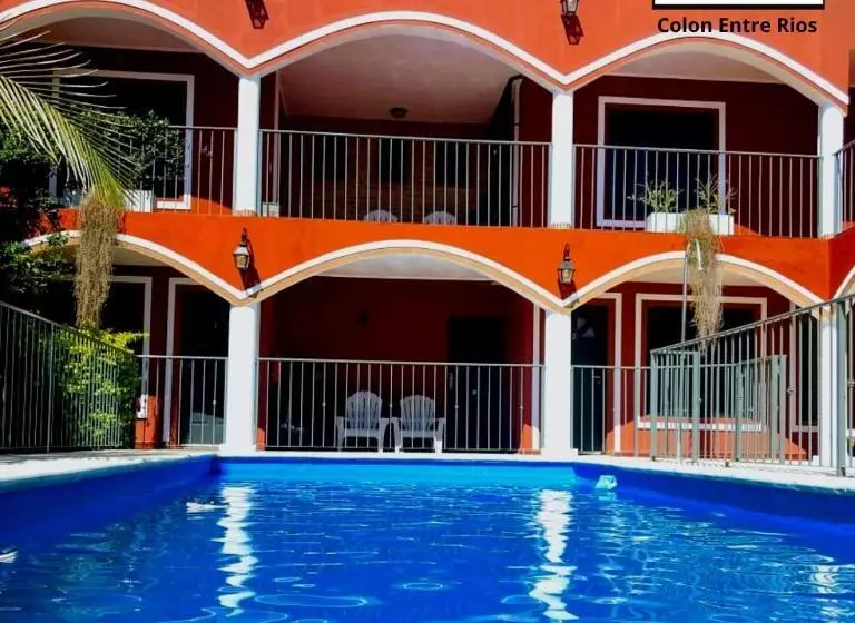 Apart Colonial