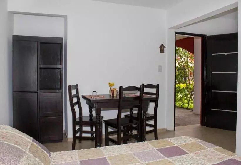 Apart Colonial