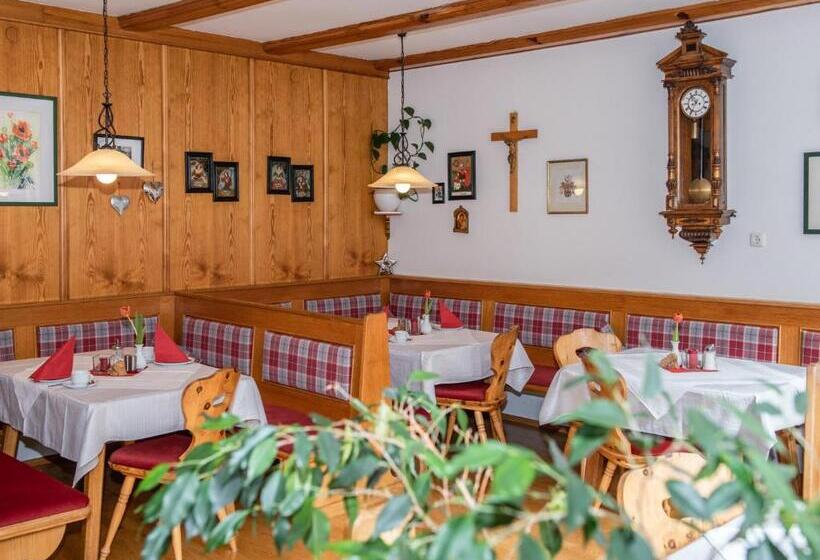 ベッドアンドブレックファースト Pension Moser